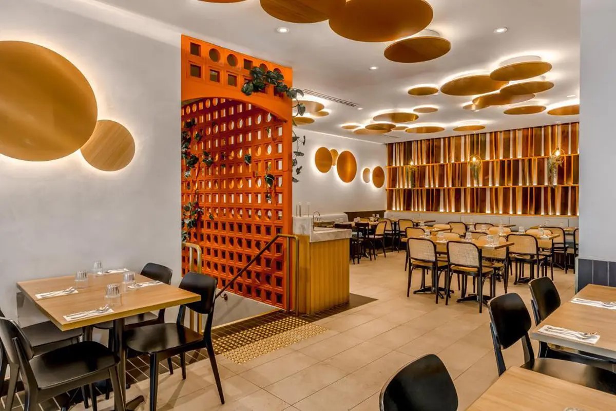 Wooden chairs for cafes 